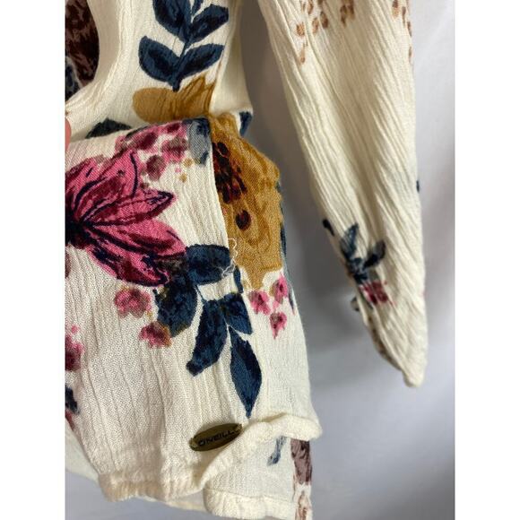 O'Neill Floral Off Shoulder Crinkle Top Ivory White Size Small - Picture 3 of 6